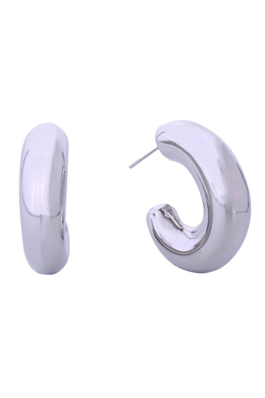 White Gold Delicate mini circle link hoops that blend timeless elegance with everyday wearability. Crafted from hypoallergenic brass with 14K gold or white gold dipping, these 4.8cm earrings are perfect for layering or wearing solo. Lead and nickel compliant for sensitive skin. Made in Korea with attention to quality and comfort. A versatile staple that transitions seamlessly from day to night.