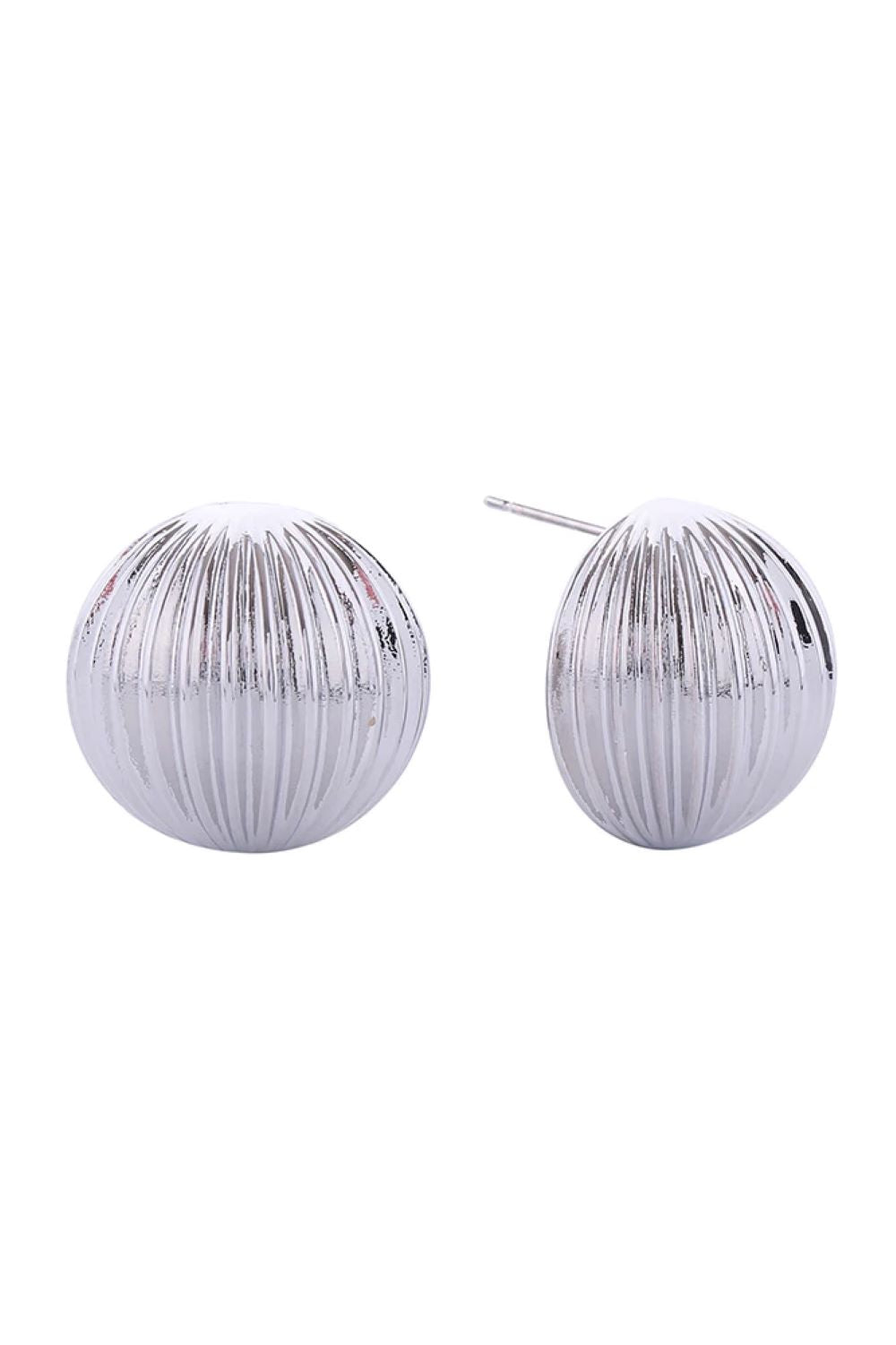White Gold Elegant 14K ribbed round post earrings featuring a classic design with subtle texture. Each earring measures 2cm in diameter, offering a refined everyday look. Crafted from hypoallergenic brass, these earrings are gentle on sensitive skin and fully compliant with lead and nickel regulations. Perfect for those seeking timeless style with comfort and safety in mind.