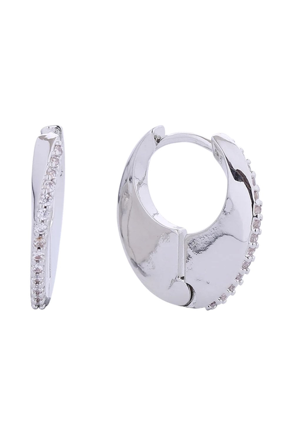 White Gold Elevate your everyday look with these stunning 14K Gold and White Gold dipped Chrome H Hoop Earrings. Crafted from hypoallergenic brass, these 2cm hoops are perfect for sensitive skin while maintaining a luxurious finish. Designed and made in Korea with meticulous attention to detail, they're lead and nickel compliant for peace of mind. The sleek H-shaped design adds modern sophistication to any outfit, from casual to formal occasions.