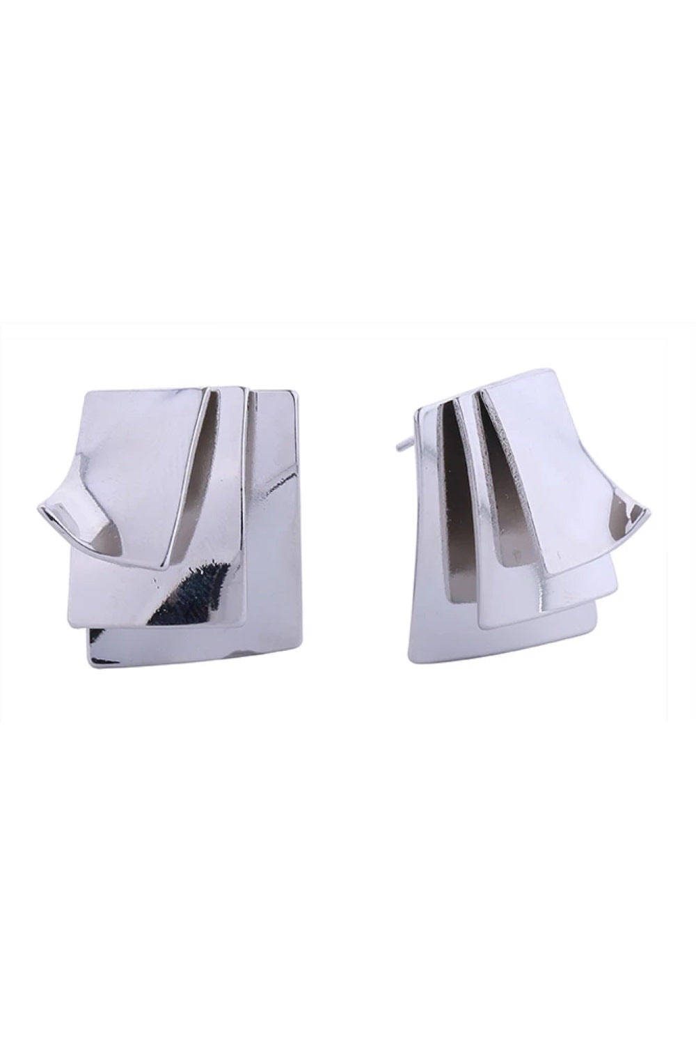 White GOld Elegant three-layer post earrings crafted in 14K gold-plated brass with a hypoallergenic design. Measuring 2.4cm in diameter, these versatile studs offer a sophisticated look for everyday wear or special occasions. Lead and nickel compliant, making them safe for sensitive skin. The layered construction adds depth and visual interest while maintaining a timeless aesthetic.