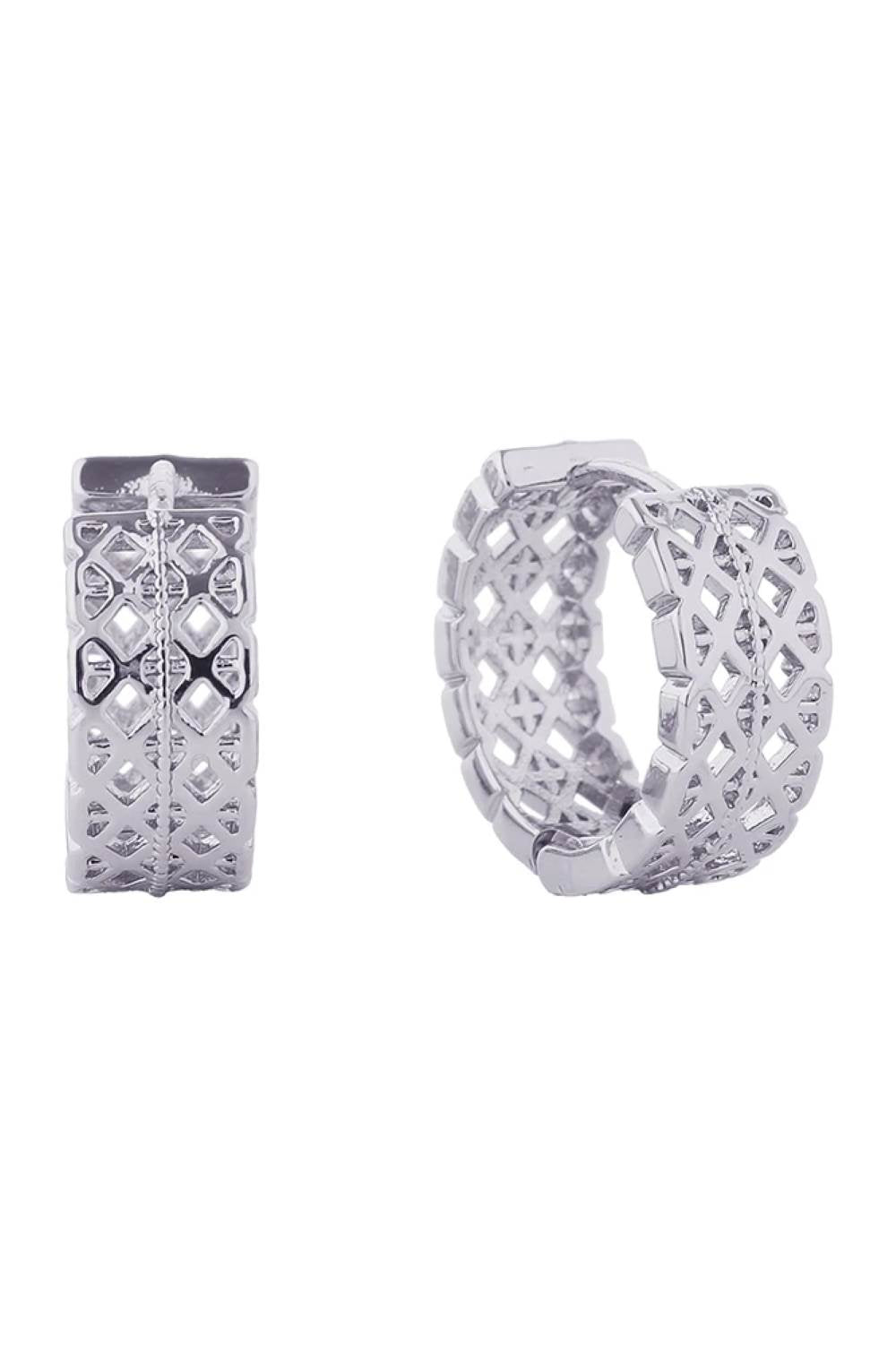 White Gold Delicate 14K gold and white gold dipped huggie earrings crafted from hypoallergenic brass. These Korean-made beauties feature an intricate woven cut design that catches the light beautifully. With a 1.7cm diameter, they sit perfectly close to the ear for an elegant, understated look. Lead and nickel compliant for sensitive skin. A versatile everyday essential that pairs with any style.