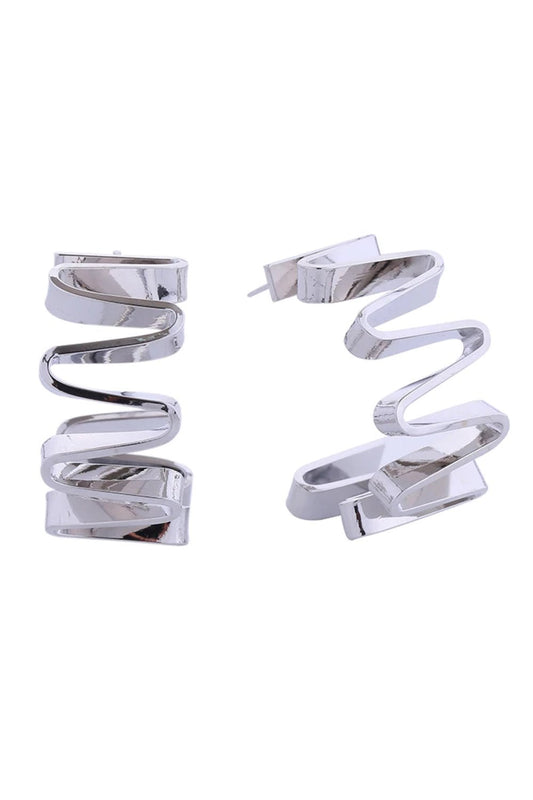 White Gold Elevate your everyday look with these stunning 14K Zigzag Hoop Post Earrings. Crafted from hypoallergenic brass, they're perfect for sensitive skin and designed to be worn all day without irritation. The distinctive zigzag pattern adds modern flair to any outfit, while the 2.8cm diameter offers a bold yet wearable size. Lead and nickel compliant, these earrings deliver both style and safety.