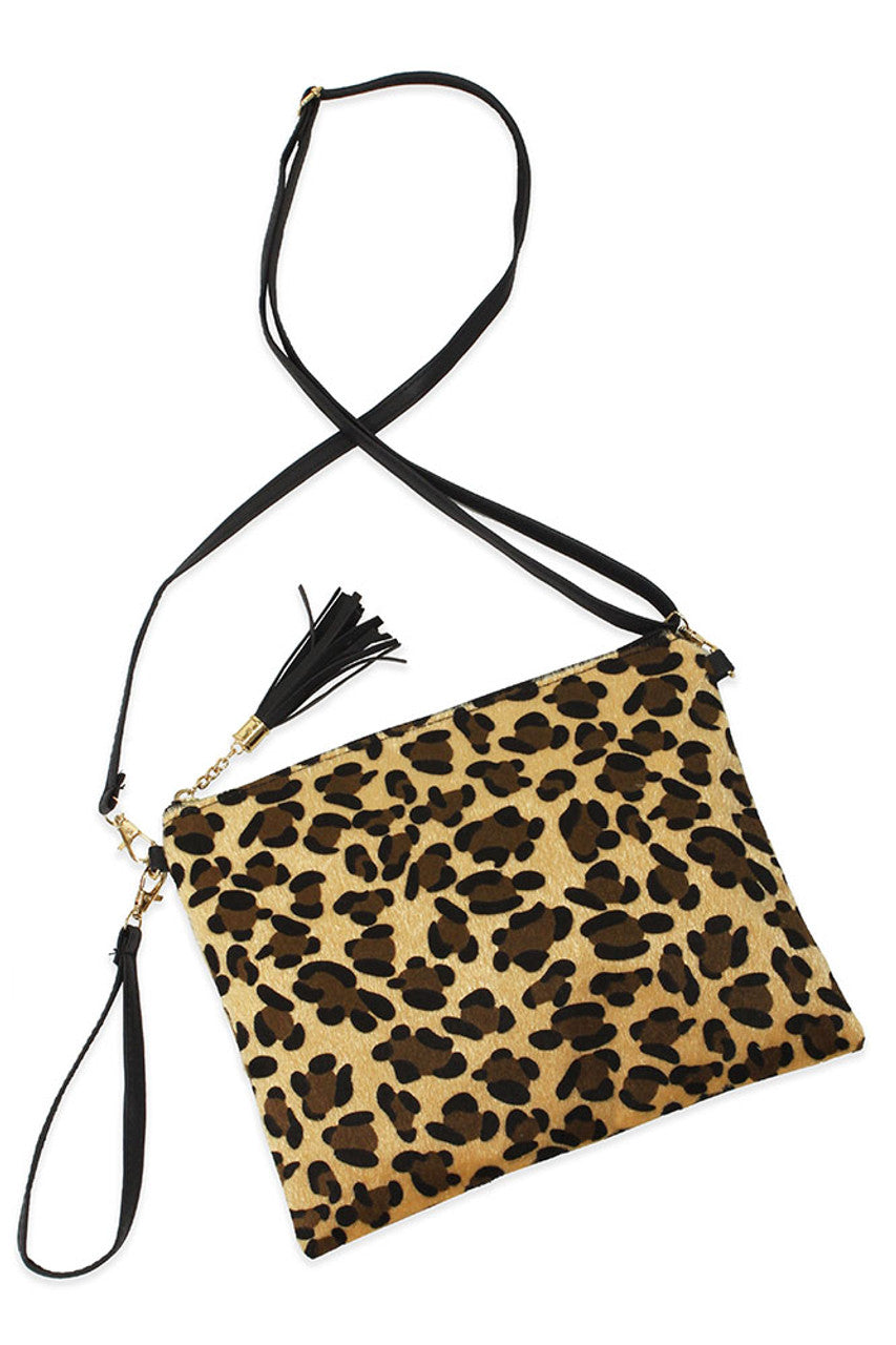 Crossbody Clutch combines sleek design with practical functionality, offering a compact yet spacious solution for carrying essentials. Crafted for hands-free convenience, it features an adjustable strap for comfortable wear throughout the day. Ideal for both casual outings and formal events, this clutch ensures your belongings stay secure and accessible without compromising style.