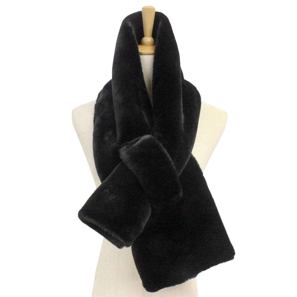 Black Fall Winter Sold Faux Fur Pull Through Scarf, delicate, warm, on trend & fabulous, a luxe addition to any cold-weather ensemble. Great for daily wear in the cold winter to protect you against chill, classic infinity-style scarf & amps up the glamour with plush material that feels amazing snuggled up against your cheeks.