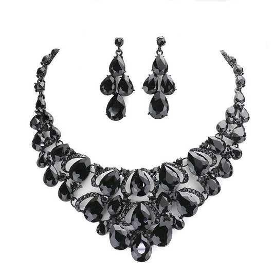 Jet Black Teardrop Stone Cluster Evening Necklace, delicately polished necklace will enhance your look, versatile enough for wearing straight through the week, perfectly lightweight for all-day wear, coordinate with any ensemble from business casual to everyday wear, the perfect addition to every outfit. Adds a touch of beautiful inspired beauty to your look .