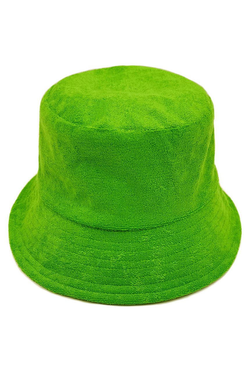 Green TERRY BUCKET HAT features a specialized looped fabric structure that enhances moisture absorption by increasing surface contact. Its precisely engineered seam design evenly distributes tension, helping maintain the hat’s shape during extended wear. The crown depth is scientifically calibrated to ensure a secure and consistent fit across different head sizes, while the reinforced brim holds its shape and protective angle in a variety of conditions. Designed with breathability in mind, the hat promotes 