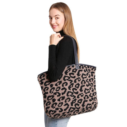 Brown Leopard Tote Bag, is an especially designed tote bag to make you stand out in perfect style. It enriches your gorgeousness and looks stylish. This Leopard-themed bag is Versatile enough for wearing straight through the week. perfectly lightweight to carry around all day. The best way to carry all of your necessary things altogether.