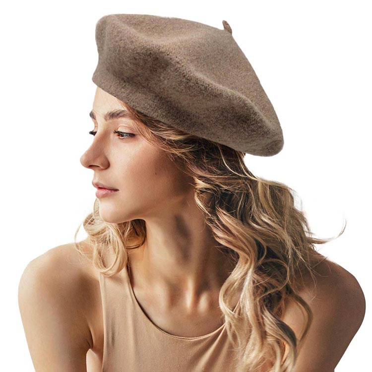 Camel Solid Beret Hat, this Solid Beret Hat is made with care and love from very soft and warm yarn. Wear it to lend a modern liveliness above a raincoat on trans-seasonal days in the city. Trendy and beautiful hat that amps up your outlook Birthday Gift , Christmas Gift , Anniversary Gift, Regalo Navidad, Regalo Cumpleanos, Valentine's Day Gift.