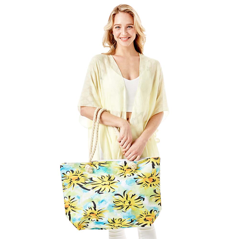 Green Flower Patterned Beach Tote Bag, This flower-patterned tote bag is versatile enough for wearing through the week, simple and leisurely, elegant and fashionable, suitable for women of all ages, and ultra-lightweight to carry around all day. The interior has enough capacity for keys, phones, cards, sunglasses, purses, lipsticks, books, and water bottles. This beach tote bag can hold up all your daily necessities.