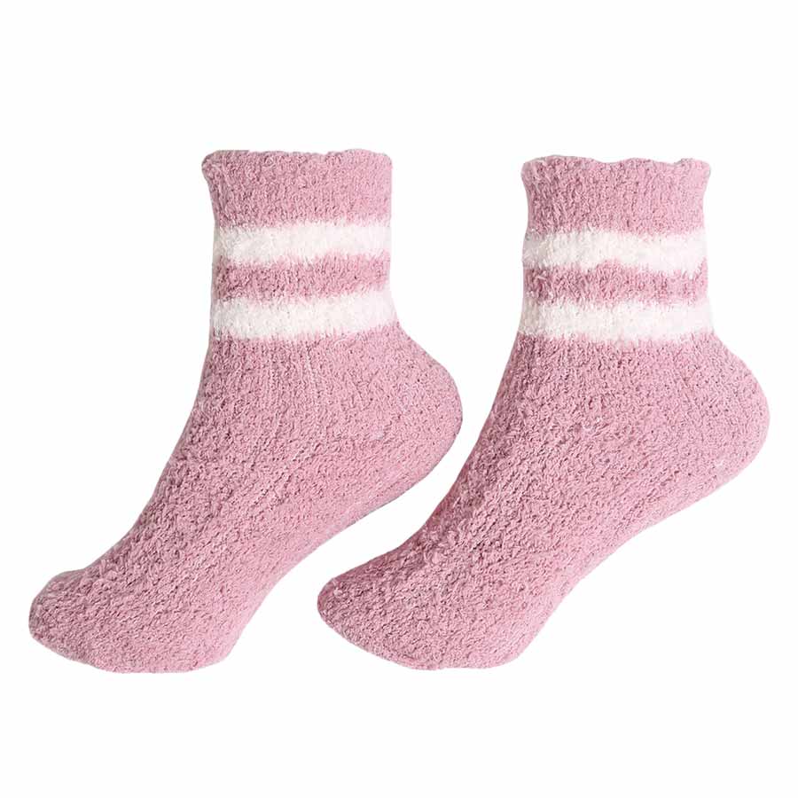 Pink 6Pairs Retro Striped Socks, surely will amp up your beauty and make you look fantastic while wearing these socks. The attractive Retro Striped design will draw attention and give you warmth and a cozy feel on winter and cold days. Let you look attractive and these socks can bright up the clod winter, With super soft material and a comfortable cuff, these will be your favorite everyday socks. The warm Retro Striped socks are nice gift choice, you can send to your mom, sister, friends, wife. 