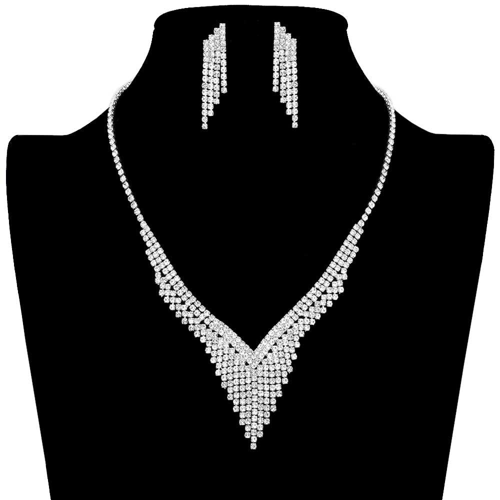 Silver Rhinestone Fringe Necklace. Elegant. Beautifully crafted design adds a gorgeous glow to any outfit. Perfect for adding just the right amount of shimmer & shine and a touch of class to special events. Suitable for wear Party, Wedding, Date Night or any special events. Perfect Birthday, Anniversary, Prom Jewellery, Thank you Gift. 