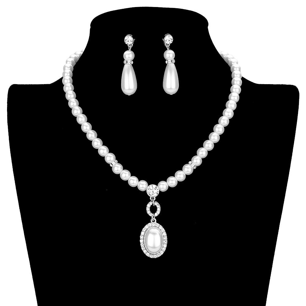 Silve White Matriarchal Pearl Necklace, elegance becomes you, beautiful statement lustrous set, luminous faux pearls give you a polished and classy look. Add just the right amount of shine and perfection. Coordinate with any ensemble from business casual to everyday wear and special occasion. Perfectly lightweight for all-day wear. A wonderful gift for birthdays, anniversaries, Valentine’s Day, or any special occasion. Show your classy look with this pearl necklace.