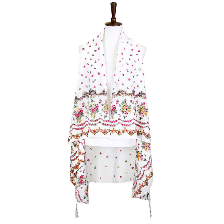 White Flower Pattern Print Cover Up Vest, Luxurious, trendy, super soft chic capelet, keeps you warm and toasty. You can throw it on over so many pieces elevating any casual outfit! Perfect Gift for Wife, Birthday, Holiday, Christmas, Anniversary, Fun Night Out.