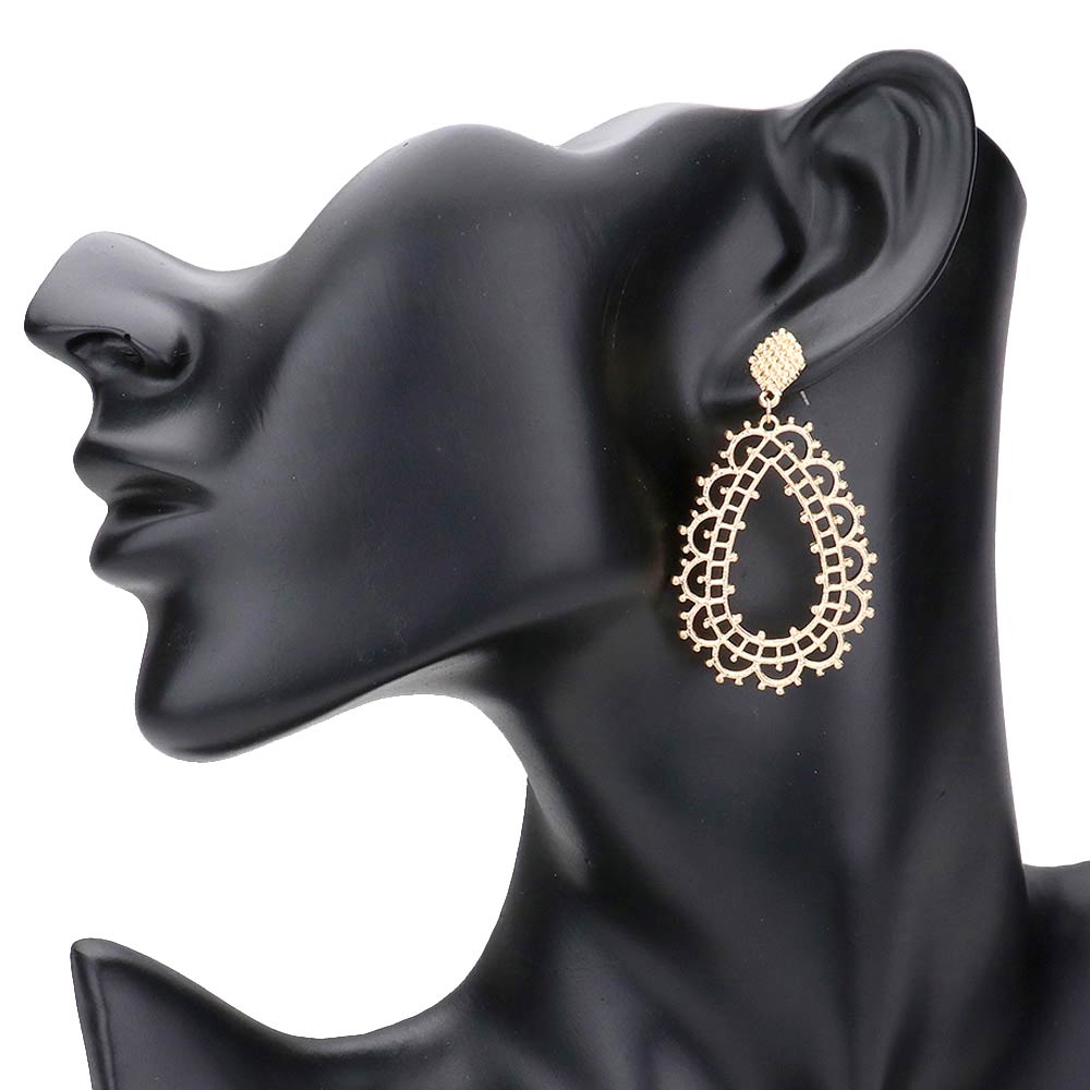 Worn Gold Cut Out Detailed Metal Teardrop Dangle Earrings, beautifully crafted design adds a gorgeous glow to any outfit with a touch of perfect class. Jewelry that fits your lifestyle and makes your moments awesome! They will dangle on your earlobes & bring a smile of joy to those who look at you. Look like the ultimate fashionista with these Earrings! Add something special to your outfit. Perfect Birthday Gift, Anniversary Gift, Mother's Day Gift, Graduation Gift.